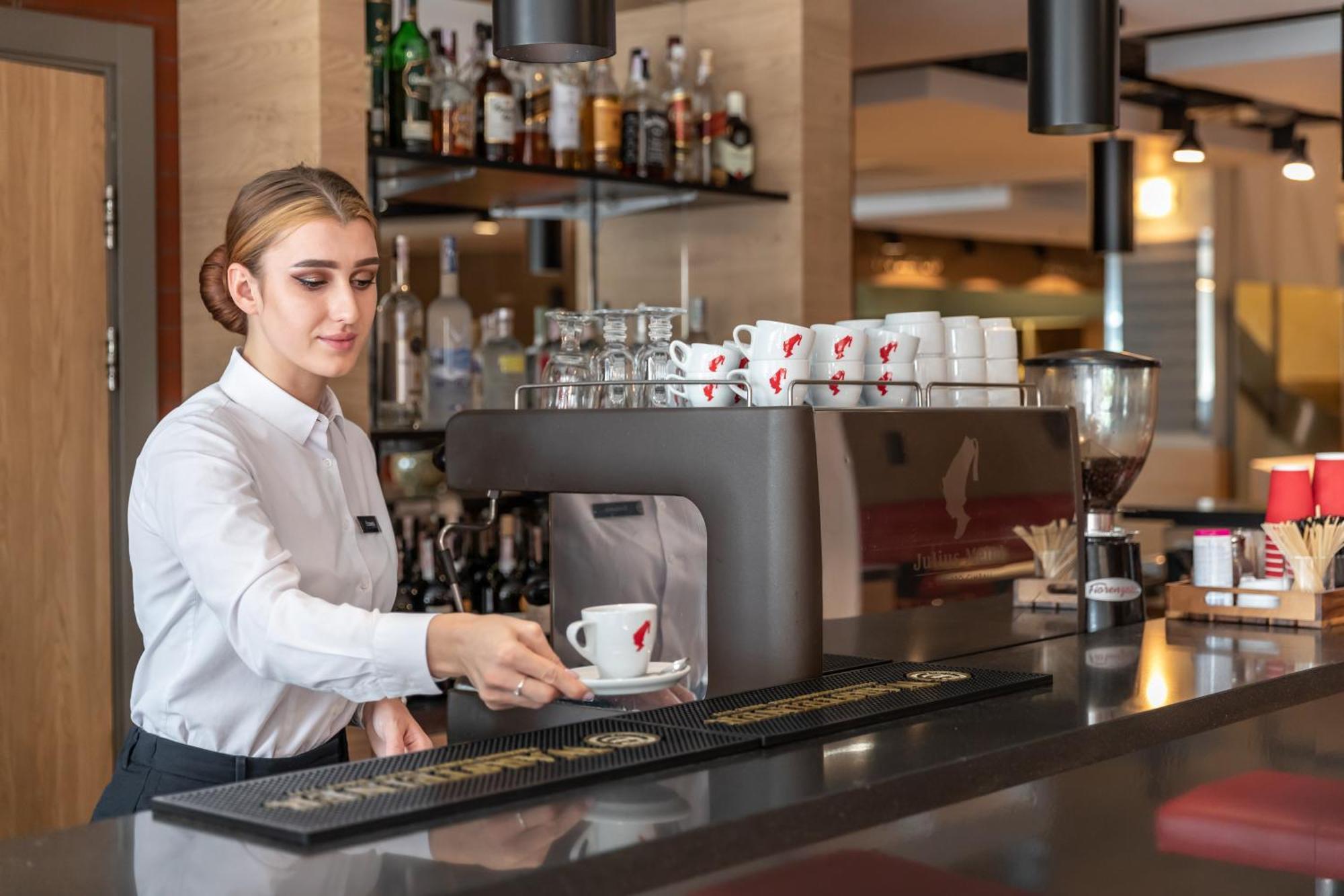 Ramada Encore Kiev Luaran gambar